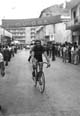 1978 - NINO MARGIOTTA ALL'ARRIVO DI UNA CORSA CICLISTICA A VENAFRO