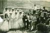 1960 - GRUPPO DELLA PRIMA COMUNIONE SULLA PIAZZETTA DELLA CHIESA DI S.MICHELE ARCANGELO.